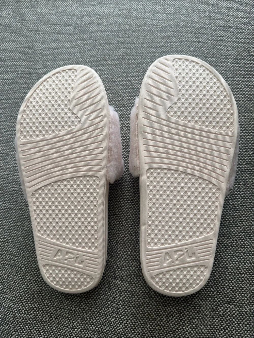 NEW APL Shearling Slides Pink Cream Rose Dust Size 7 Cozy Casual Coquette Sporty